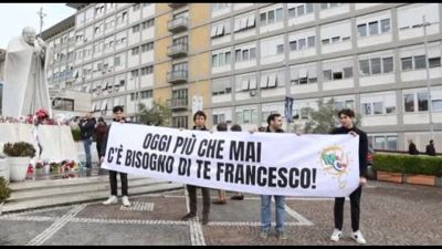 Il Mcl al Gemelli: "Oggi più che mai c'è bisogno di te Francesco!"