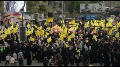 Sostenitori di Hezbollah celebrano anniversario liberazione a Beirut