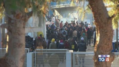 In 49 verso l'Albania nuovi naufragi