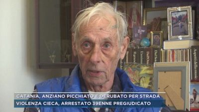 Catania, anziano picchiato e derubato per strada