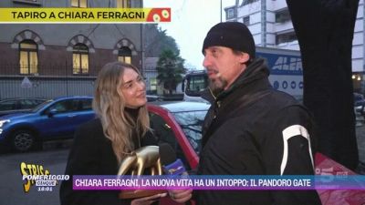 Chiara Ferragni, la consegna del tapiro di "Striscia la notizia"