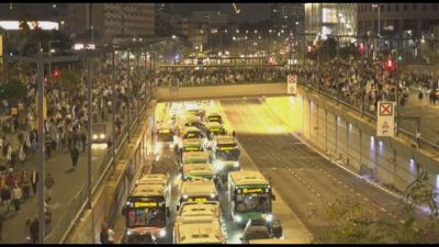 Israele, migliaia a Tel Aviv contestano siluramento di Gallant