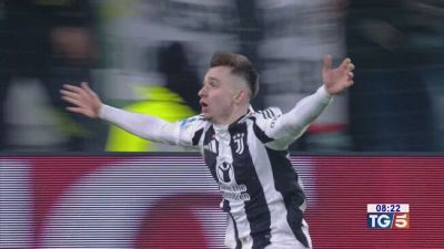 La Juve batte l'Inter Napoli ancora in vetta