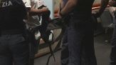 Scippavano i passeggeri e li aggredivano a calci e pugni