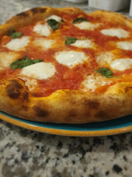 La Pizia Pizza & Ristò pizza margherita foto 7