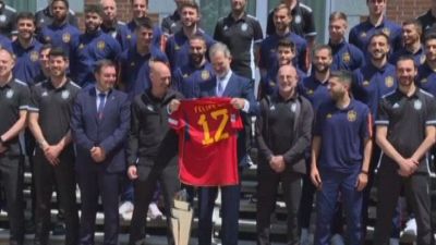 La nazionale di calcio spagnola ricevuta dal re Felipe VI