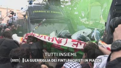 La guerriglia dei finti pacifisti in piazza