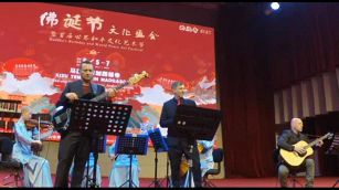 I 7grani live in Madagascar per la pace con orchestra dei monaci buddisti