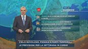 Cielo nuvoloso, pioggia e forti temporali