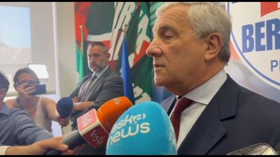 Fisco, Tajani: prima riduciamo l'Irpef poi pensiamo a rottamazione