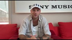 Clementino celebra la sua "Grande Anima" in un album cantautorale
