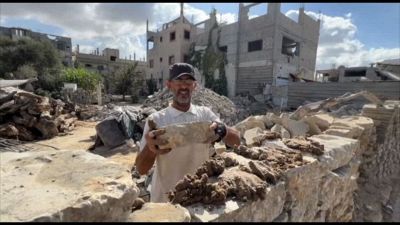 A Gaza si ricostruiscono case di fortuna prima dell'inverno