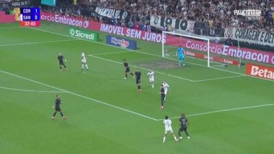 Neymar, che magia: colpo di tacco e il pallone sparisce