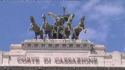 Niente più "padre" e "madre" ma solo genitore sui documenti