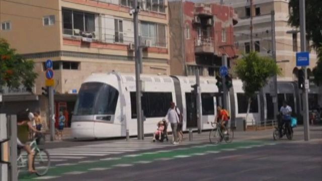 O novo metrô leve foi inaugurado em Tel Aviv