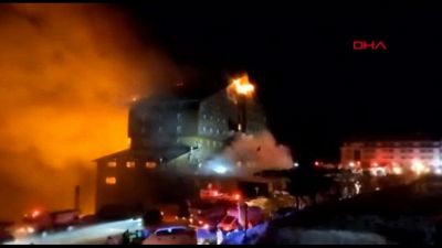 Incendio in hotel di una stazione sciistica in Turchia: 10 morti