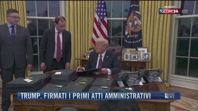 Breaking News delle 21.30 | Trump. Firmati i primi atti amministrativi