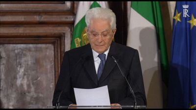 Mattarella: bisogna amare la democrazia, evitare radicalizzazioni