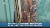 Cucurella si tatua De La Fuente sul braccio