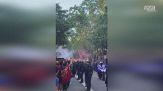 Tifosi del Barcellona cosa fate? Attaccano il bus del… Barcellona!