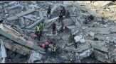 A Gaza crolla un palazzo di 6 piani, decine di dispersi