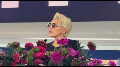 Sanremo, Serena Brancale in sala stampa canta "Anema e Core"