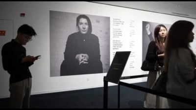 I fan si immergono nella prima mostra cinese di Marina Abramovic