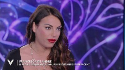 Francesca De André: "Il mio ex fidanzato e l'abuso di sostanze stupefacenti"