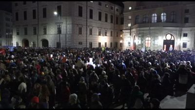 "Nonne contro destre", protesta in Austria contro i negoziati governo