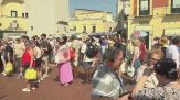 Da Sirmione a Capri, da Como a Firenze, allarme per l'averturism+I comuni
