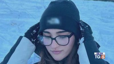 Morta sul catamarano "Non aveva contratto"