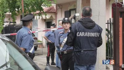 Uccisa dal marito davanti ai bambini