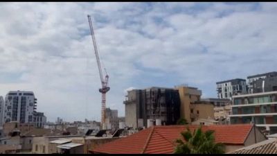 Razzi su Tel Aviv, risuonano le sirene. Hamas rivendica