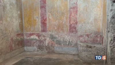 Dagli scavi di Pompei riemergono le terme