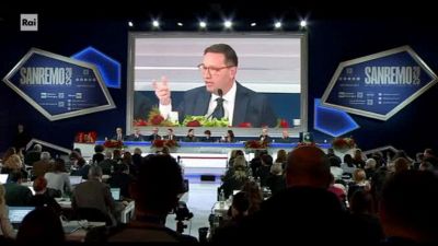 Sanremo, caso collana Tony Effe: regolamento vieta marchi riconoscibili