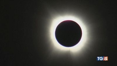 Occhi al cielo, stasera lo spettacolo è doppio