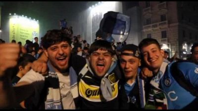 A Napoli il tripudio: "Grazie Conte, grazie Aurelio"