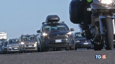 In viaggio per le feste tra gelo e maltempo
