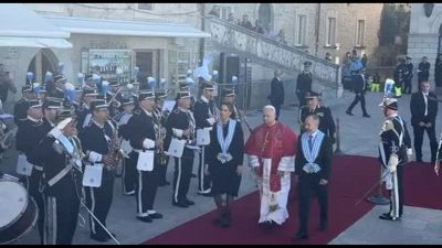 Papa Leone a San Marino accolto con inni, onori e spari cannone