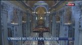 Breaking News delle 14.00 | L'omaggio dei fedeli a Papa Francesco