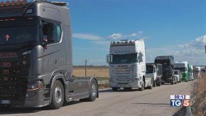 Tir sulle strade e studenti in piazza