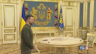 Zelensky: "Disposto a dimettermi se entriamo nella Nato"
