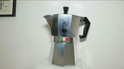 Occhi a mandorla per l'omino con i baffi, la "Bialetti" diventa cinese