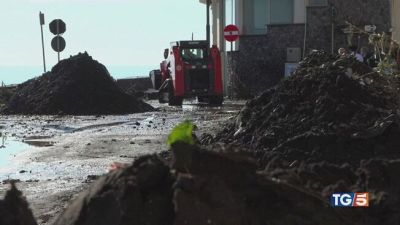 Tra fango e detriti, oggi nuova allerta