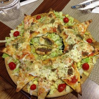 PIZZERIA LA DUCHESSA Pizza Napoli