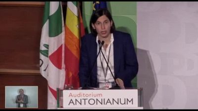 Schlein: "penso a Jasmine, unica superstite a 11 anni del naufragio"