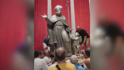 "A.A.A. cercasi portatori per i patroni", a Lecce appello alle palestre