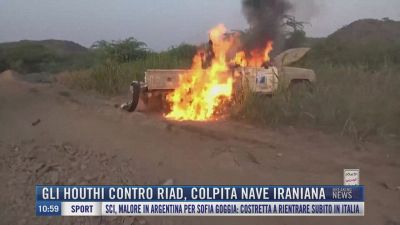 Breaking News delle 11.00 | Gli Houthi contro Riad, colpita nave iraniana