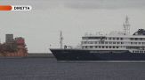 La nave "Hondius" sbarca i passeggeri ostaggi del virus a Tenerife