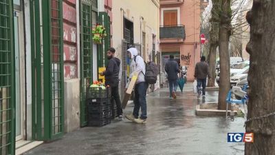 I negozi spariscono, i centri si svuotano
